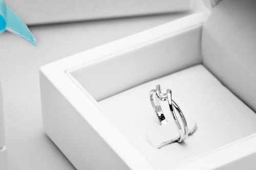 Złoty pierścionek PBD1410 - Diament na Arena.pl