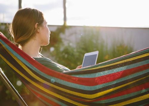 Bawełniany Hamak Ogrodowy Kolorowy 190 x 80 cm Przenośny Wytrzymały na Arena.pl