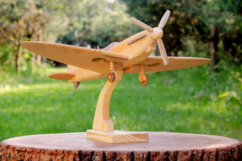 Duży model samolotu "Supermarine Spitfire" zdjęcie 5