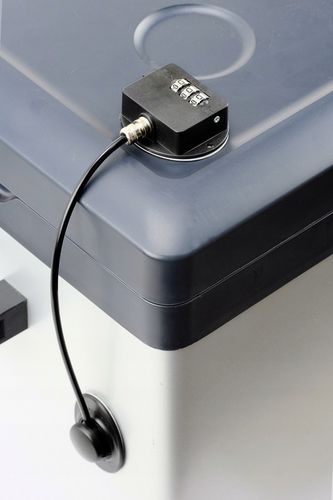 Blokada szyfrowa drzwi lodówki turystycznej na Arena.pl