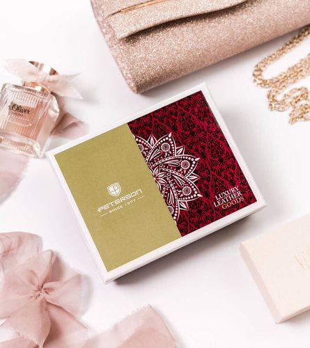 Lakierowane etui na klucze i karty na Arena.pl