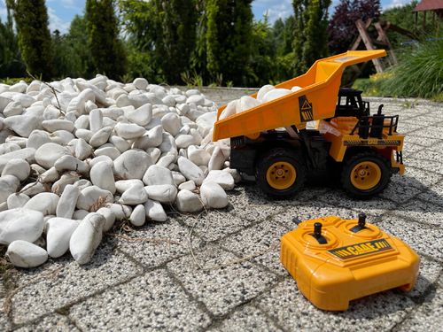 SAMOCHÓD CIĘŻAROWY WYWROTKA + PILOT na Arena.pl