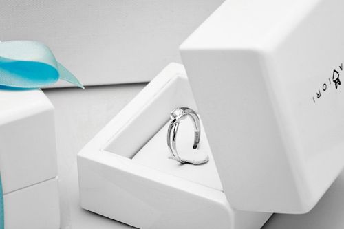 Złoty pierścionek PBD4357 - Diament na Arena.pl