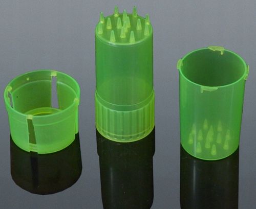 Młynek do Mielenia Rozdrabniania Tytoniu z Pojemnikiem w Kształcie Kubka na Arena.pl