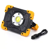 Akumulatorowy reflektor LED 5W 500 lm Aigostar do wygodnego oświetlenia mobilnego