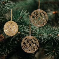 Bombki złote szydełkowe na akrylu 8cm