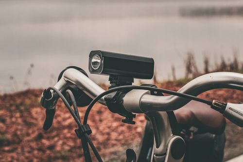 LAMPKA ROWEROWA PRZÓD OŚWIETELNIE ROWEROWE LED PRO VAYOX USB-C 1300lm IPX6 na Arena.pl