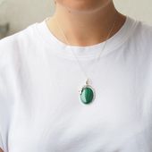 Zawieszka z owalnym malachitem w srebrze