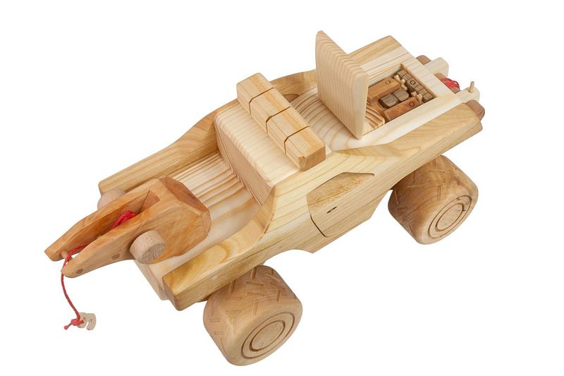 Duży, drewniany samochód "Monster Truck" zdjęcie 4