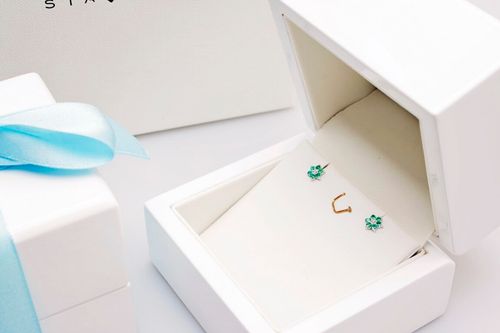 Złote kolczyki KBD0947 - Diament na Arena.pl