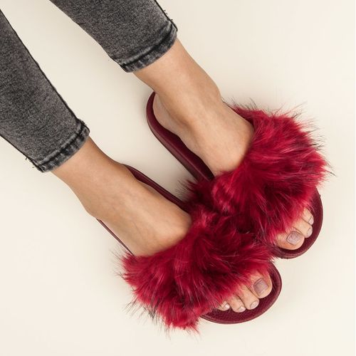 Czerwone Klapki Fluffy r.37 na Arena.pl