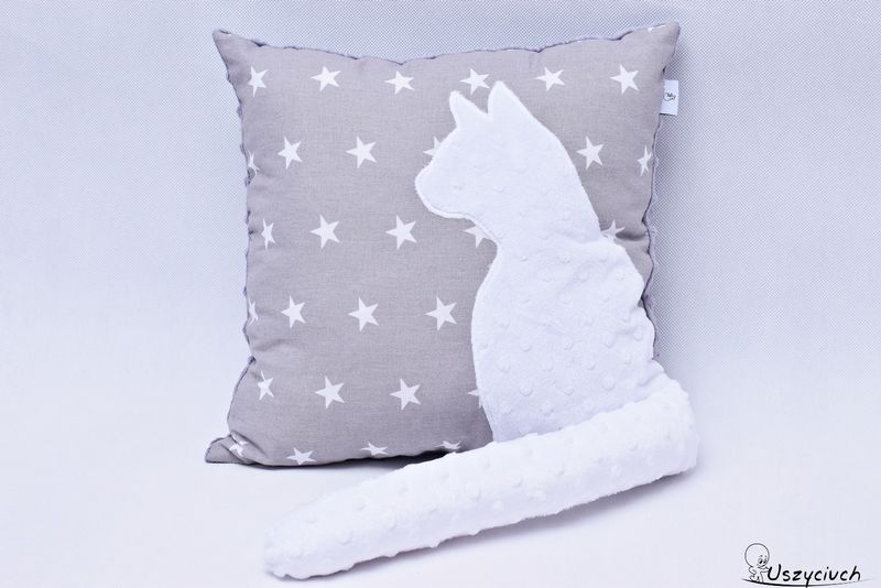 Poduszka kot z ogonem 3D biały kot w gwiazdach zdjęcie 4