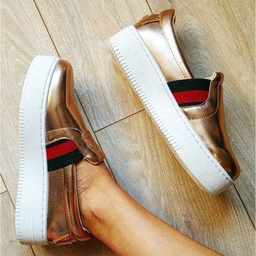 Slipony na platformie r.39 na Arena.pl