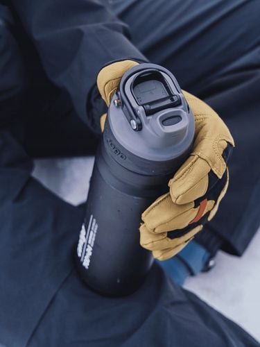 Kubek termiczny z ustnikiem Free Flow Contigo 700ml - Czarny na Arena.pl