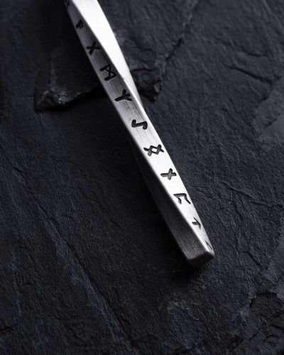 Srebrny wisiorek na łańcuszku RUNY - OBEREGI na Arena.pl