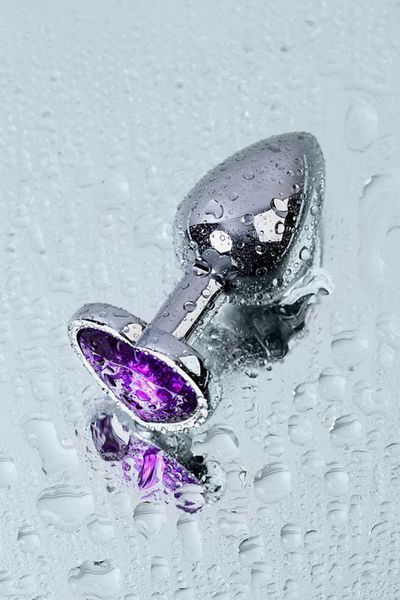 silver anal plug with purple gem heart-shaped zdjęcie 11