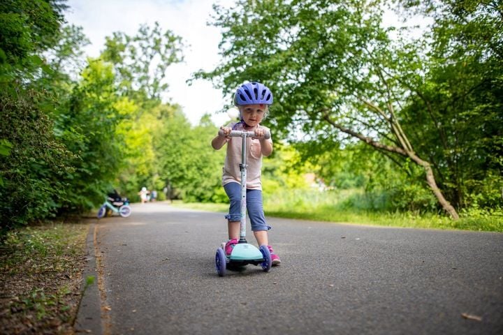 KASK ROWEROWY FROZEN 2 POLIKARBON IN MOLD 52-56 cm zdjęcie 4