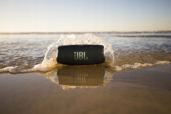 Głośnik przenośny JBL Charge 5 czarny zdjęcie 7