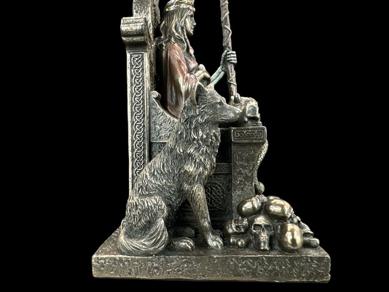 BOGINI HEL SIEDZĄCA NA TRONIE VERONESE WU77869A4 zdjęcie 5