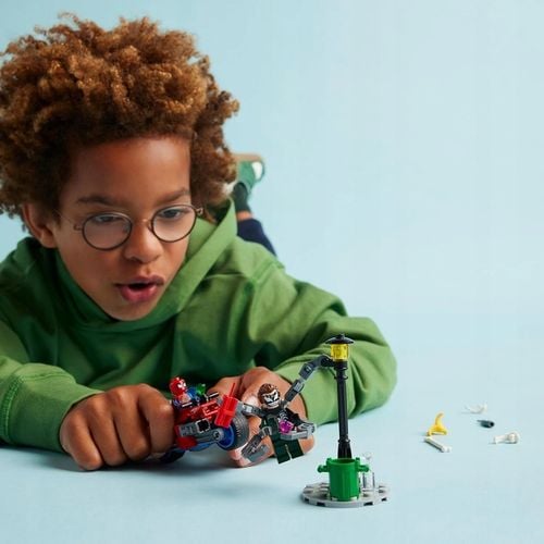 LEGO MARVEL 76275 POŚCIG NA MOTOCYKLU SPIDER MAN VS DOC OCK zestaw klocków na Arena.pl