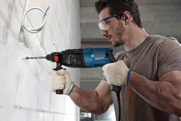 MŁOTOWIERTARKA GBH 240 BOSCH zdjęcie 4