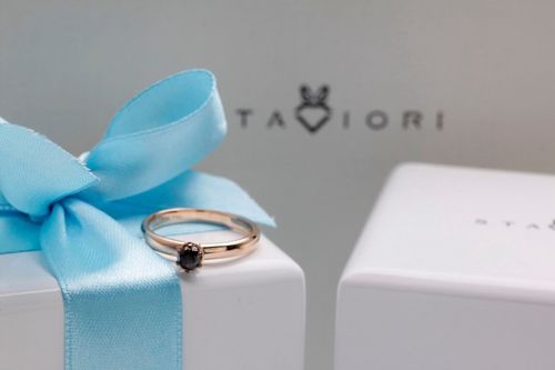 Złoty pierścionek PRD1595B - Diament na Arena.pl