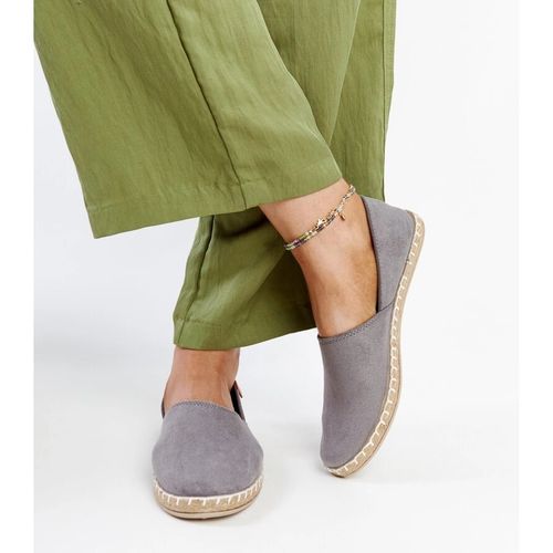 Szare tenisówki r.39 na Arena.pl