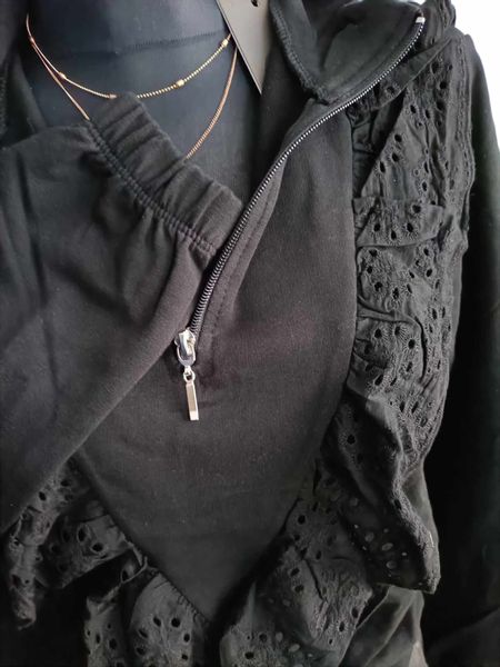 Bawełniana bluza z koronką zdjęcie 3