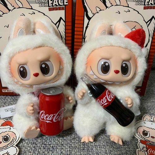 LABUBU COCA-COLA THE MONSTER BRELOK MASKOTKA PLUSZOWA KOLEKCJONERSKA na Arena.pl