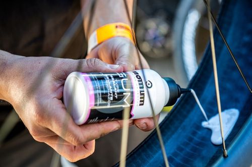 Uszczelniacz do opon Momum Gum+ Tyre Sealant 200ml na Arena.pl