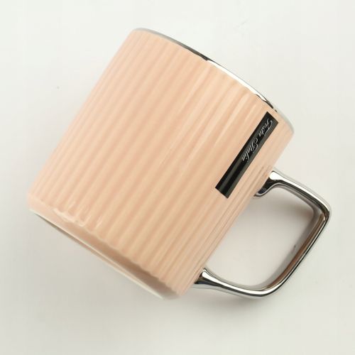 PORCELANOWY KUBEK NA KAWĘ HERBATĘ RÓŻOWY ZDOBIONY ZE SREBRNYM UCHEM 370ML na Arena.pl