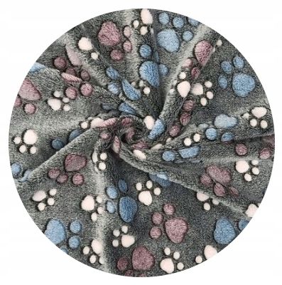 koc polarowy 100x70 cm łapy ciemne na Arena.pl