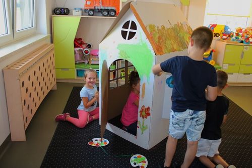 DOMEK DLA DZIECI Z TEKTURY DO MALOWANIA na Arena.pl