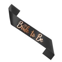 Szarfa na wieczór panieński Bride To Be, czarna napis rose gold