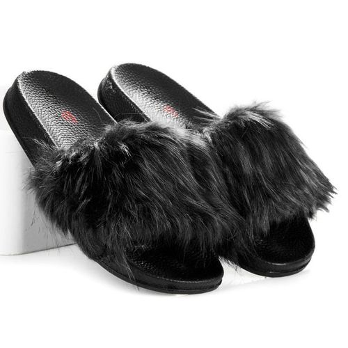 Czarne klapki fluffy r.36 na Arena.pl