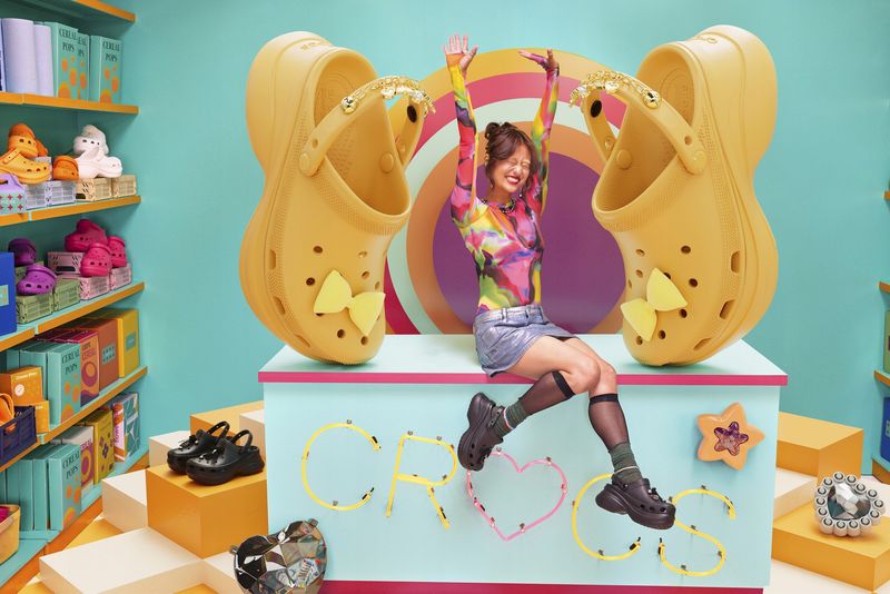 Damskie Buty Chodaki Platforma Koturn Crocs Classci Bae 2066302 Clog 37-38 zdjęcie 10