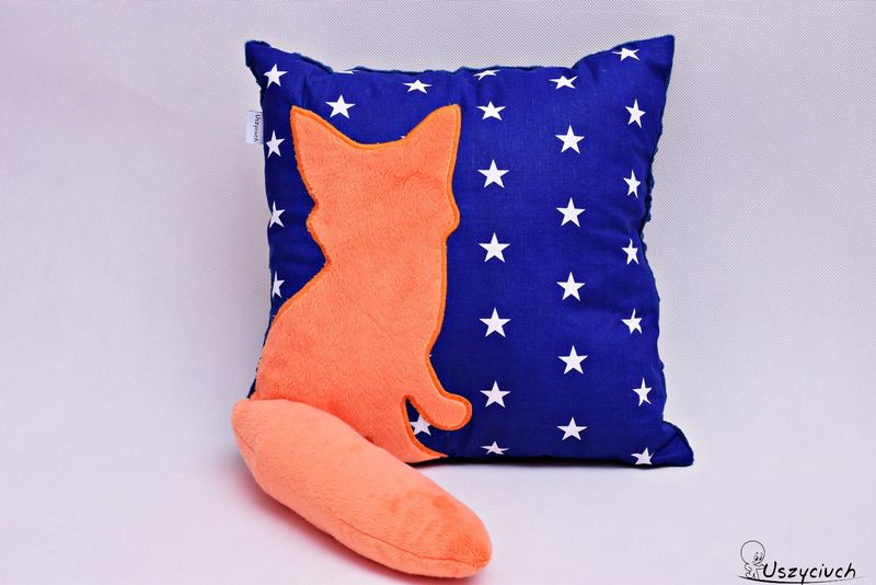 Poduszka z lisem i ogonem 3D lis w gwiazdach zdjęcie 1