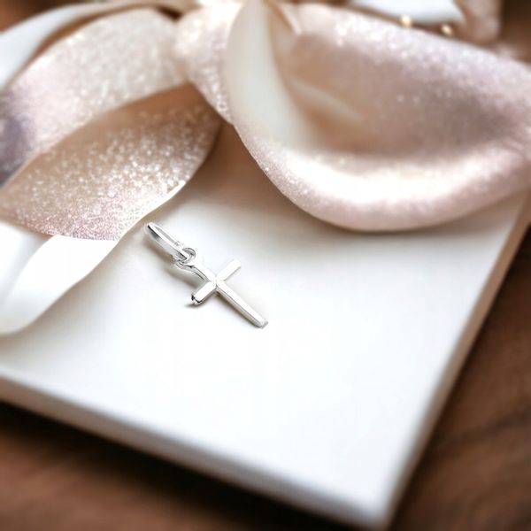 SREBRNY MAŁY KRZYŻ KRZYŻYK WISIOREK ZAWIESZKA 925 zdjęcie 2