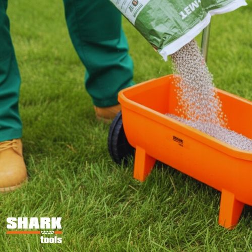 SIEWNIK OGRODOWY 12L ROZRZUTNIK Rozsiewacz Nawozu Soli Piasku Trawy na Arena.pl