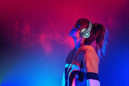 Słuchawki Bezprzewodowe Bluetooth z Mikrofonem MP3 Podświetlenie LED na Arena.pl