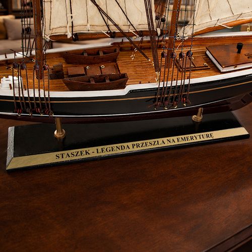 Model Statku Bluenose (77 cm) z Grawerem Prezent na Emeryturę na Arena.pl