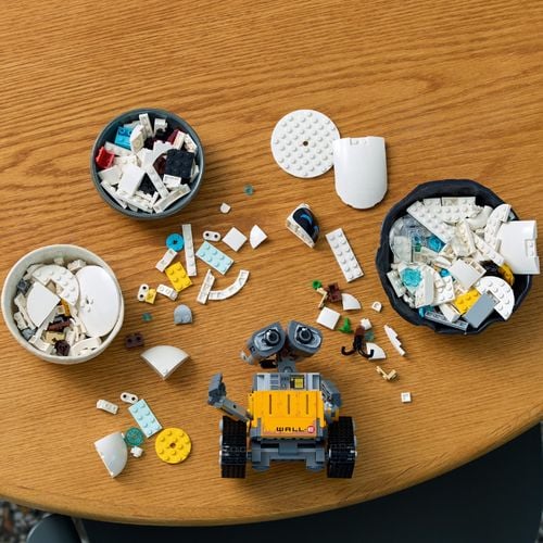 Klocki LEGO Disney 43279 WALL-E i Ewa na Arena.pl