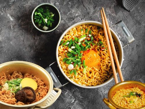 Makaron instant zupka koreańska shin ramyun z warzywami ostra orientalna nongshim 120g na Arena.pl