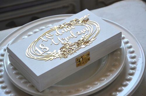 Pudełko na Pieniądze Prezent na 18 urodziny OSIEMNASTKA CZARNE BIAŁE na Arena.pl