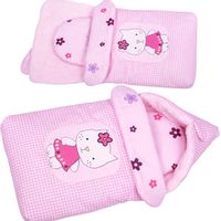 Becik BOBO z kapturem dla lalki - różowa kratka z kotkiem