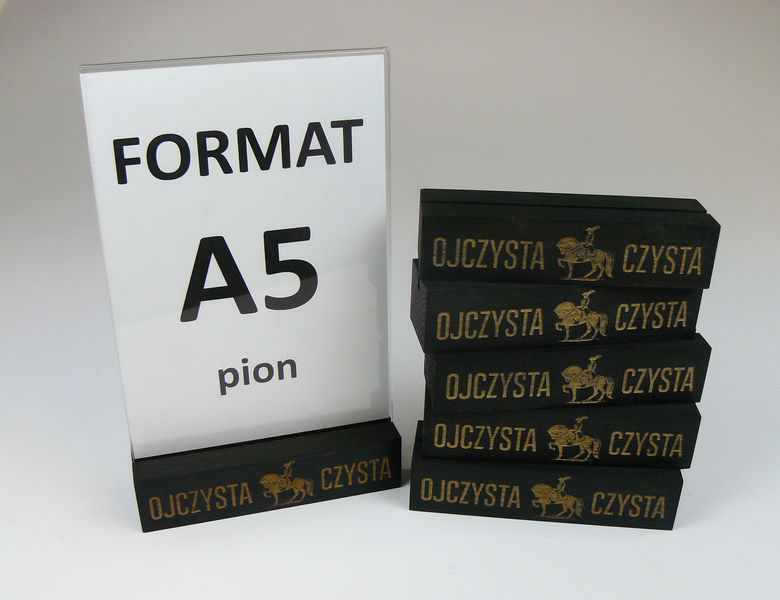 stojak na menu ulotkę plexi z drewnianą podstawką z grawerem A5 10szt zdjęcie 8