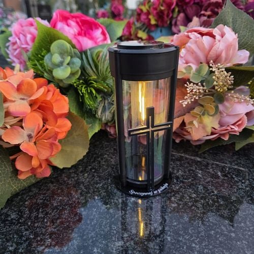 ZNICZ SOLARNY LED LAMPION NA GRÓB STATUETKA NA CMENTARZ Z KRZYŻEM na Arena.pl