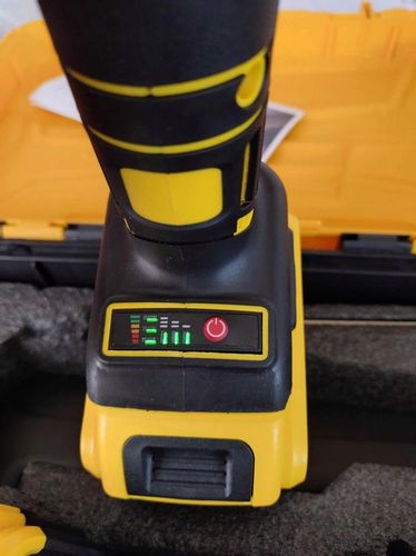 SZLIFIERKA AKUMULATOROWA KĄTÓWKA MOCNA 1280W AKU 2X5AH +10 TARCZ DEWALT na Arena.pl