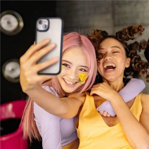 Etui Spigen Crystal Hybrid na iPhone 15 Plus - przezroczysto-beżowe na Arena.pl