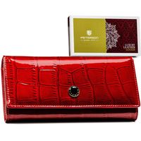 pojemny, czerwony portfel damski ze zwierzęcym tłoczeniem na klapie